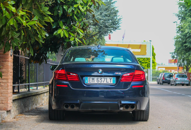 BMW M5 F10 2011