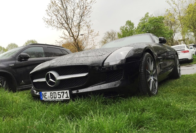 Mercedes-Benz SLS AMG