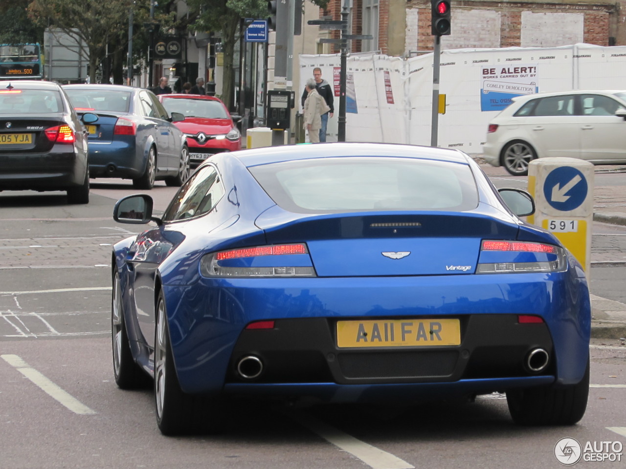 Aston Martin V8 Vantage 2012