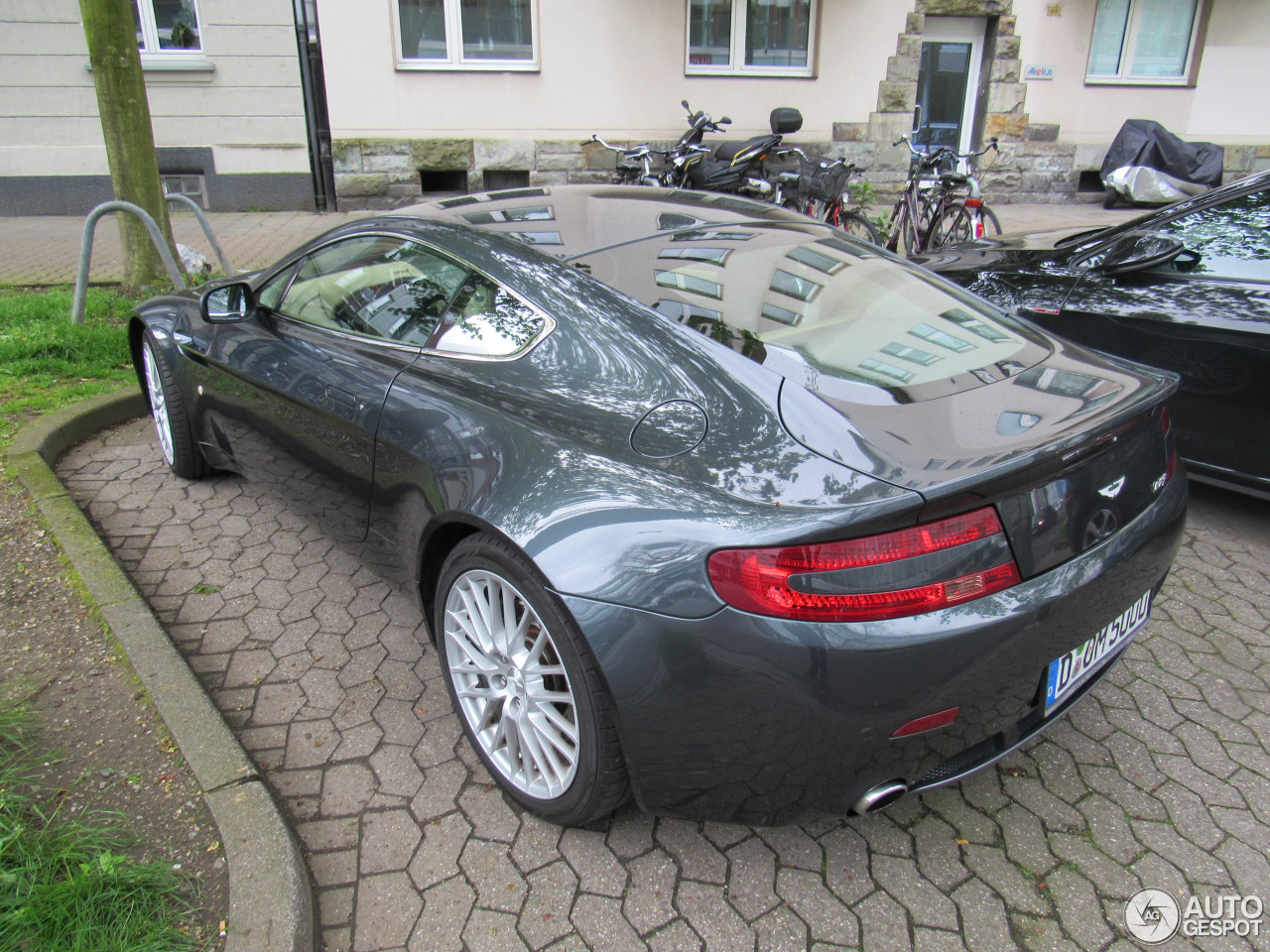 Aston Martin V8 Vantage