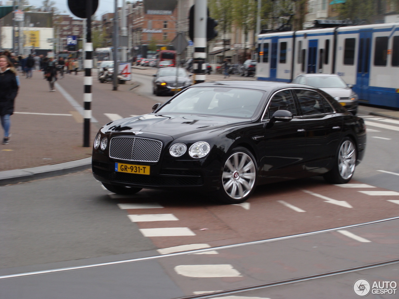 Bentley Flying Spur V8