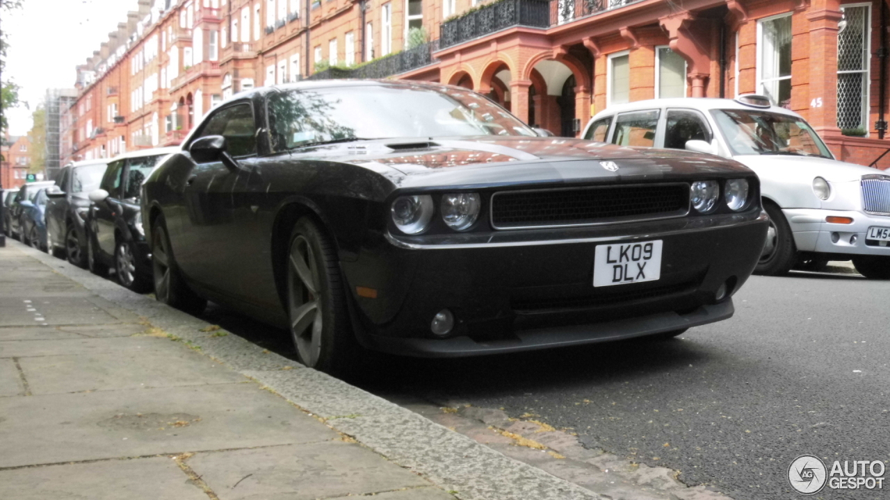 Dodge Challenger SRT-8