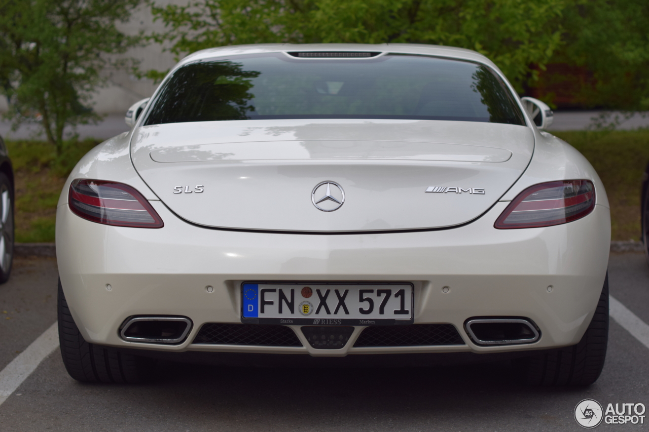 Mercedes-Benz SLS AMG