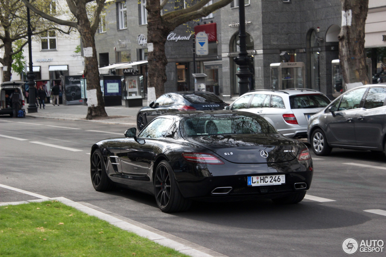 Mercedes-Benz SLS AMG