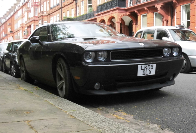 Dodge Challenger SRT-8