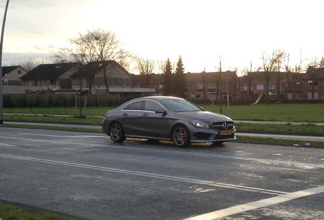 Mercedes-Benz CLA 45 AMG C117