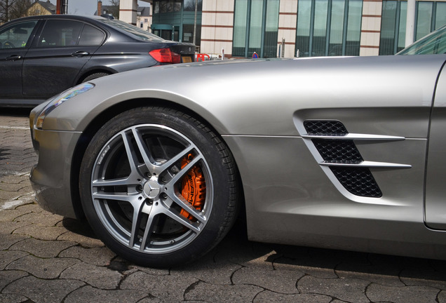 Mercedes-Benz SLS AMG Roadster