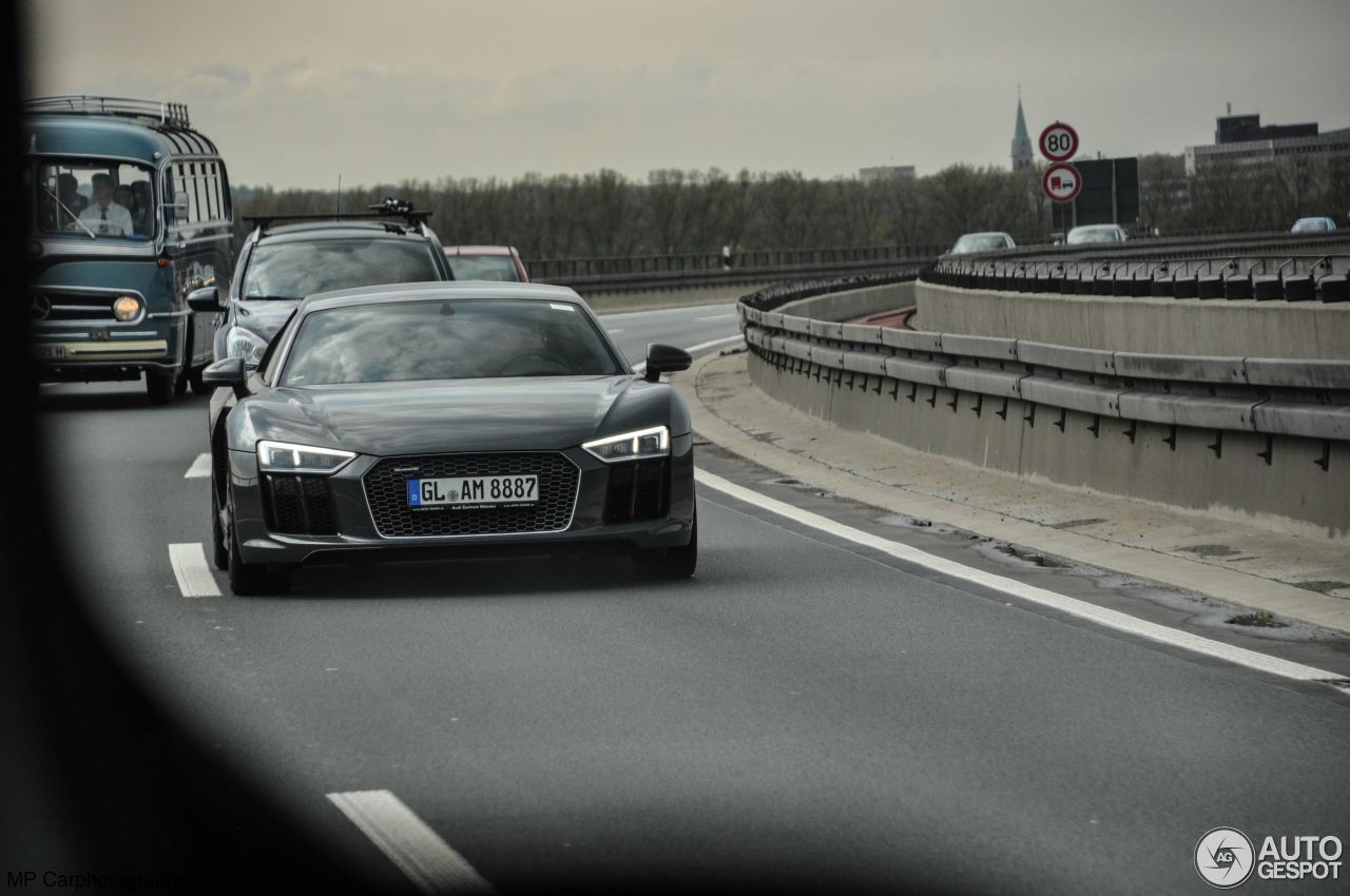 Audi R8 V10 Plus 2015