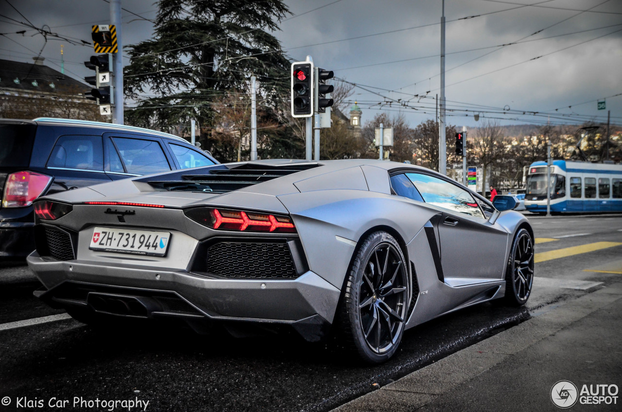 Lamborghini Aventador LP700-4