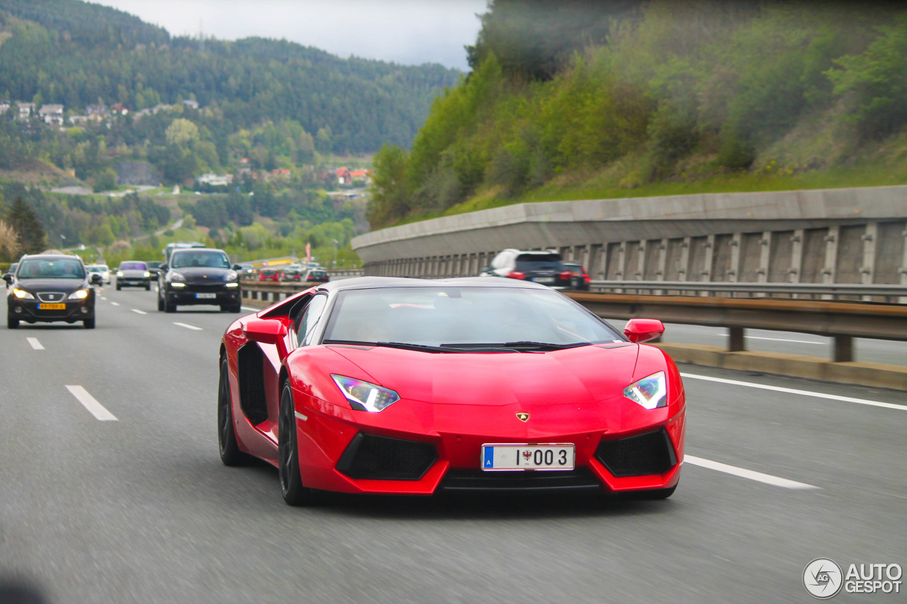 Lamborghini Aventador LP700-4 Roadster