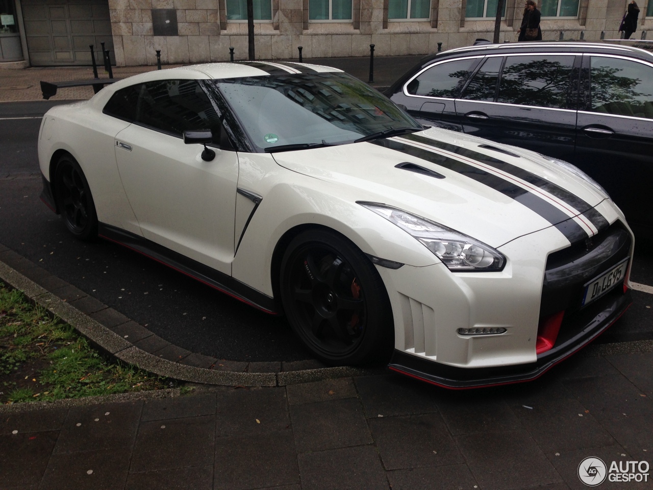 Nissan GT-R 2011 Nismo