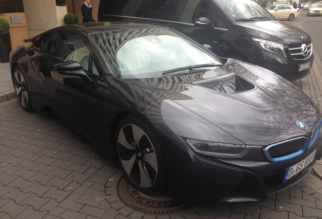 BMW i8