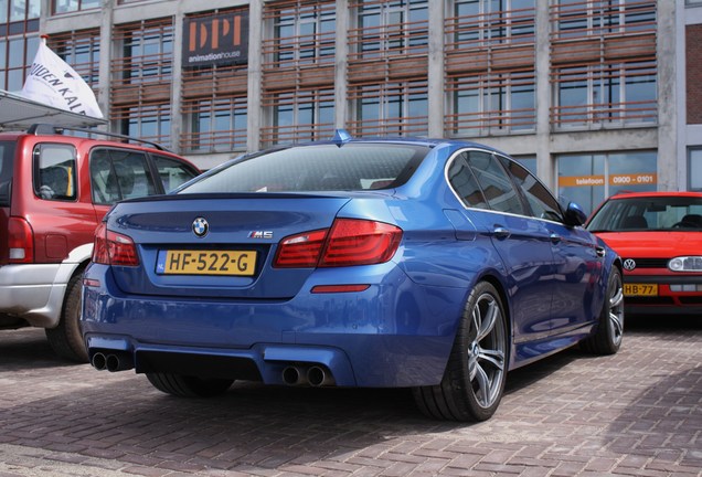 BMW M5 F10 2011