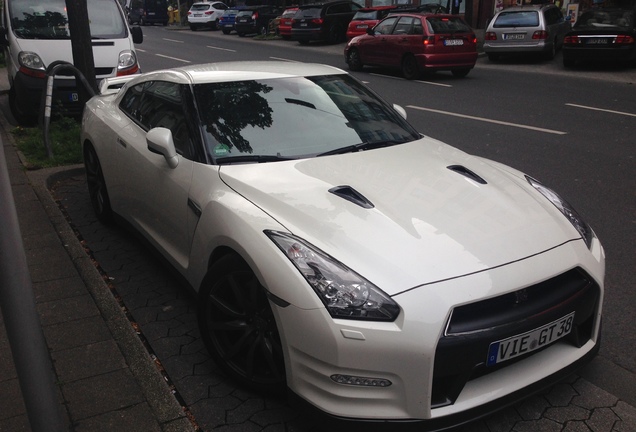 Nissan GT-R 2011