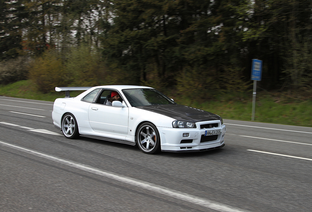 Nissan Skyline R34 GT-R V-Spec