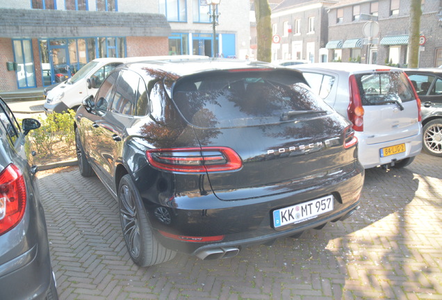 Porsche 95B Macan Turbo