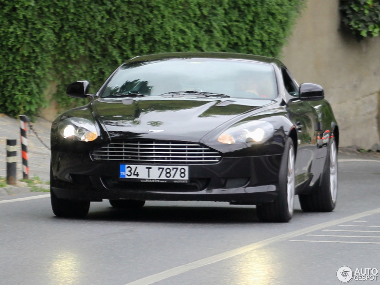 Aston Martin DB9