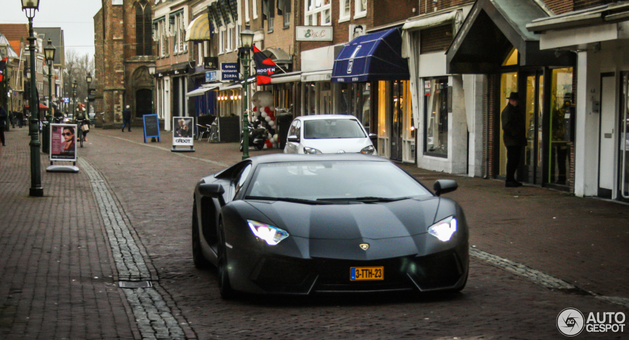 Lamborghini Aventador LP700-4