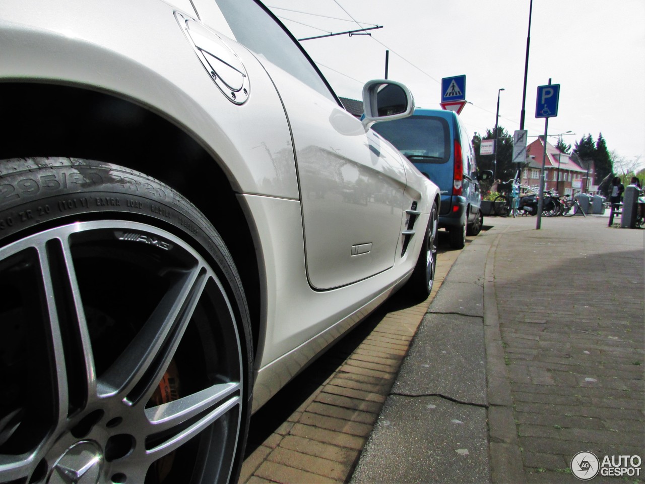 Mercedes-Benz SLS AMG