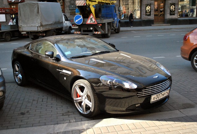 Aston Martin DB9 2010