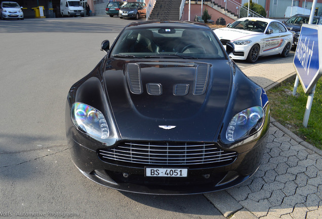 Aston Martin V12 Vantage Carbon Black Edition