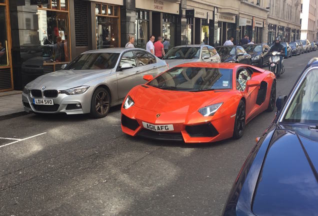 Lamborghini Aventador LP700-4