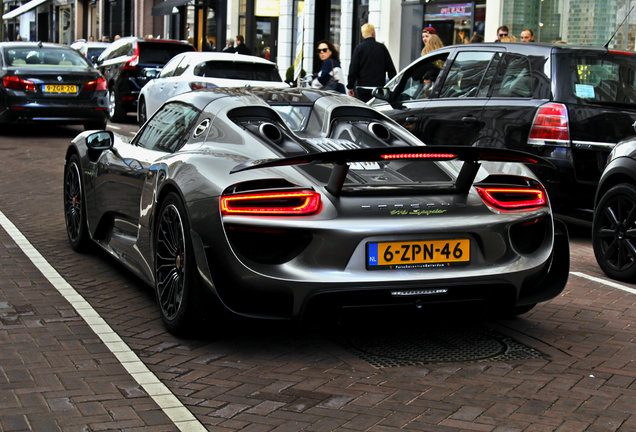 Porsche 918 Spyder Weissach Package