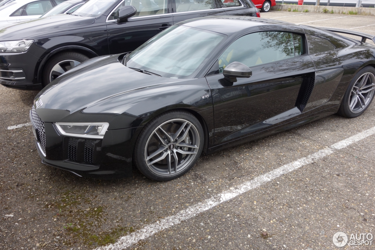 Audi R8 V10 Plus 2015