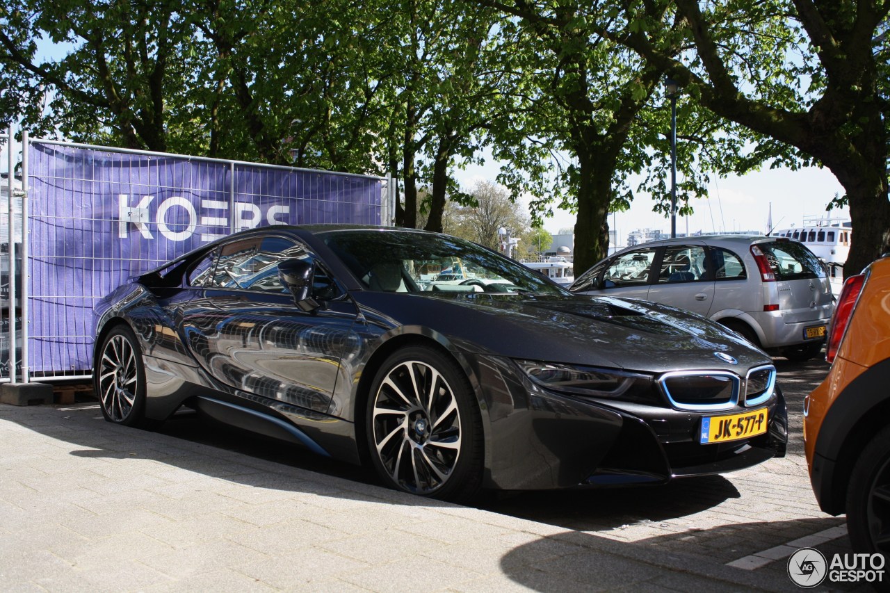 BMW i8