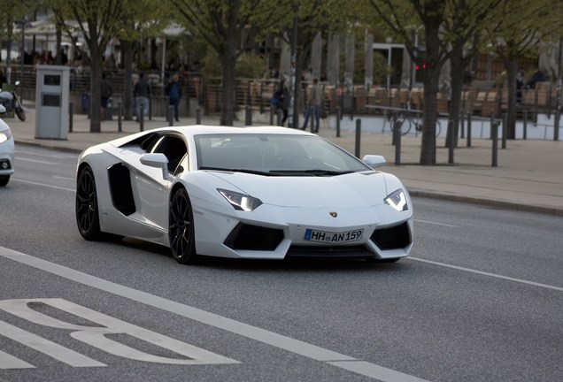 Lamborghini Aventador LP700-4