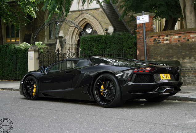 Lamborghini Aventador LP700-4 Roadster