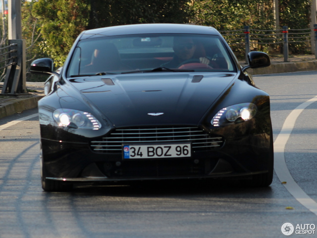 Aston Martin V8 Vantage S