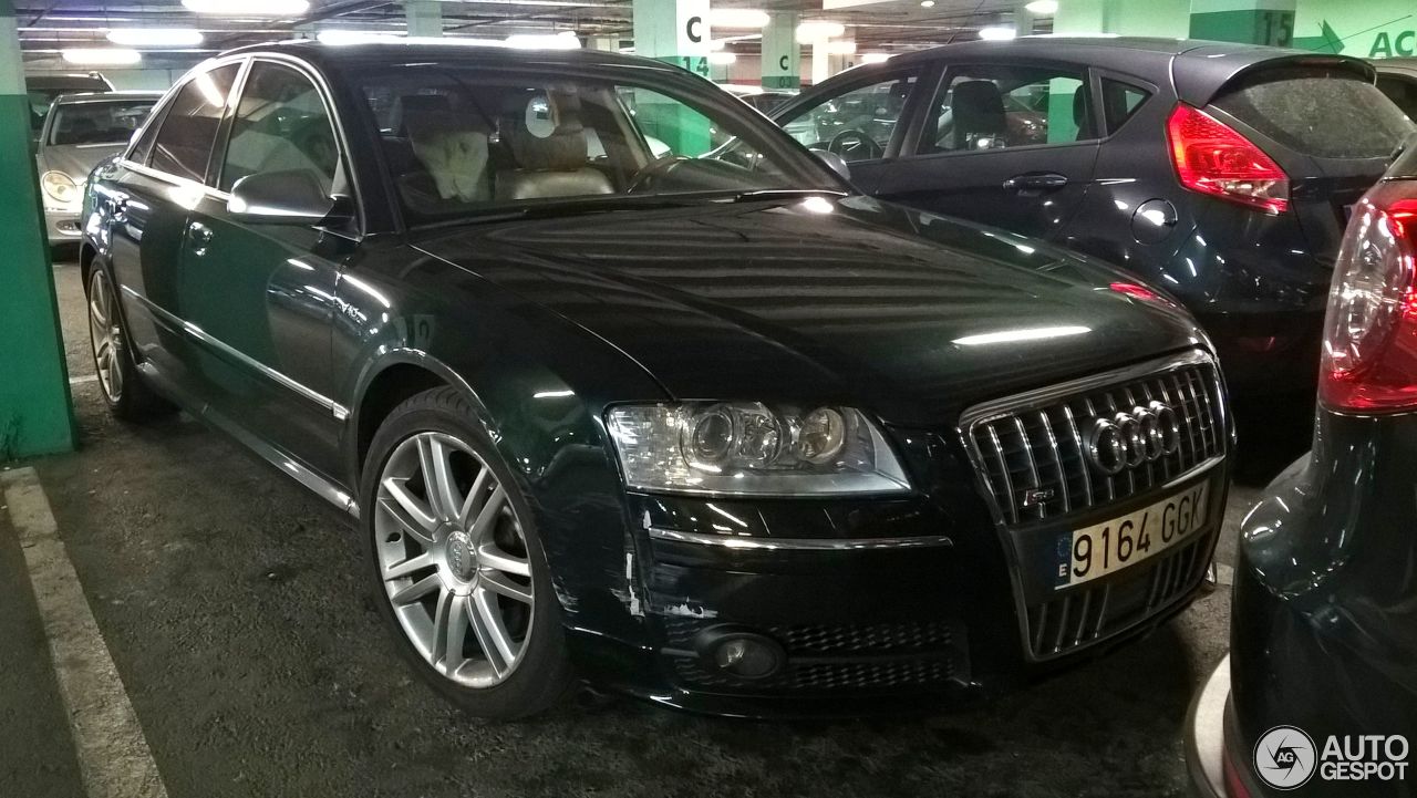 Audi S8 D3