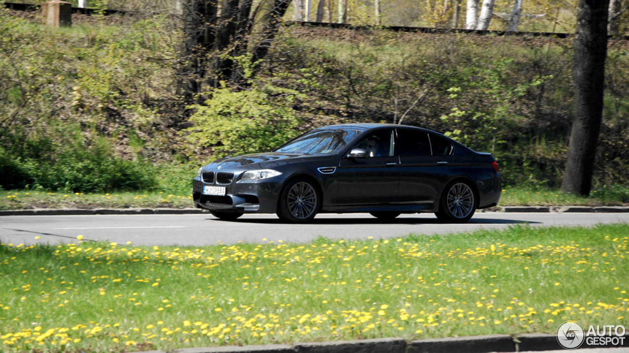 BMW M5 F10 2011