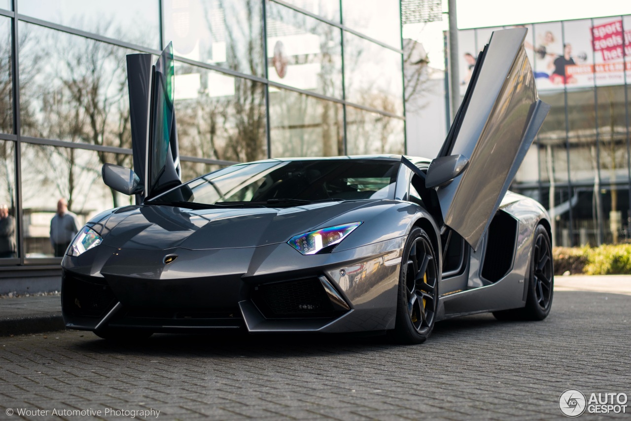 Lamborghini Aventador LP700-4