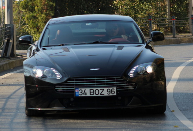 Aston Martin V8 Vantage S