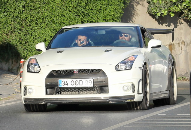 Nissan GT-R WALD Sports Line Black Bison Edition