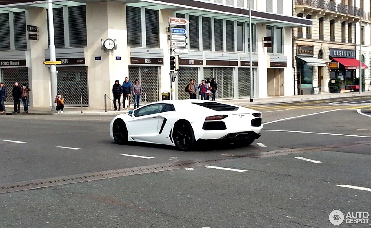 Lamborghini Aventador LP700-4