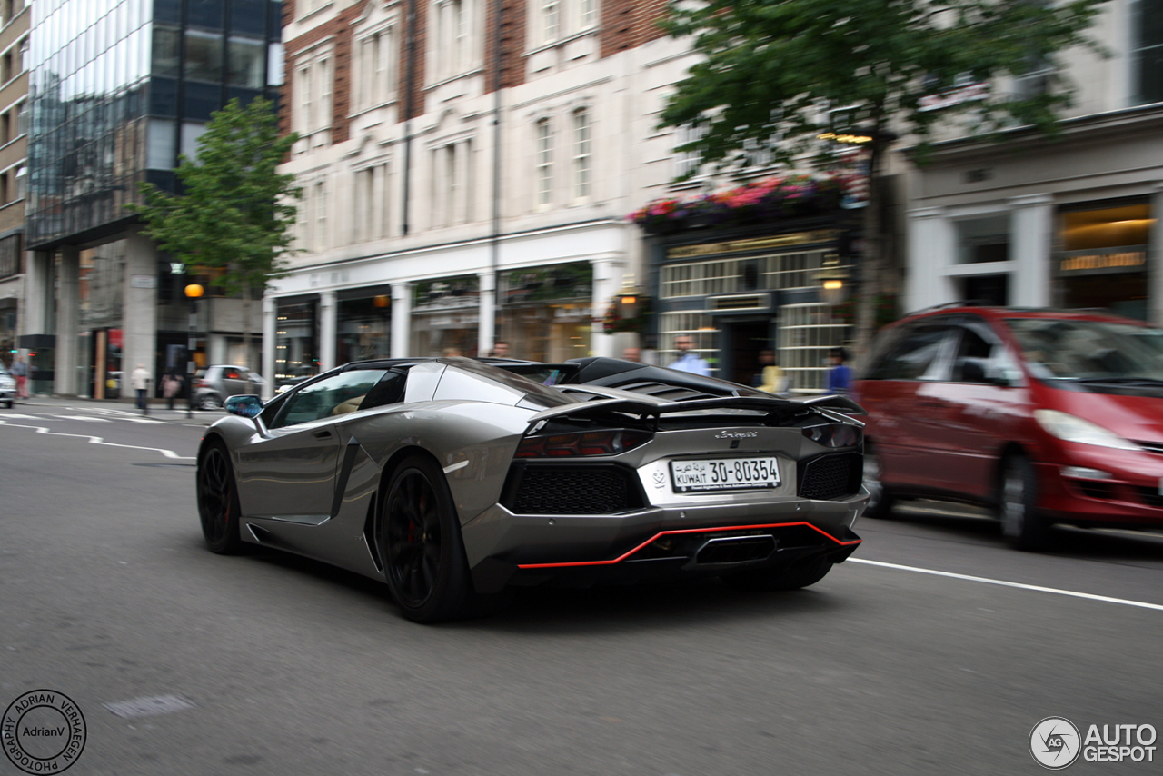 Lamborghini Aventador LP700-4 Roadster