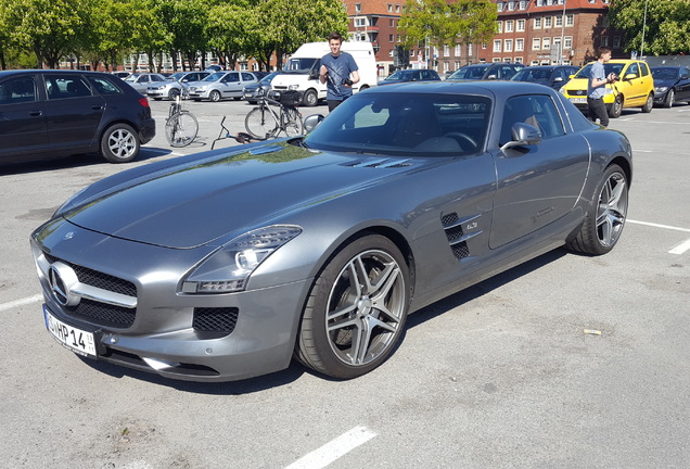 Mercedes-Benz SLS AMG