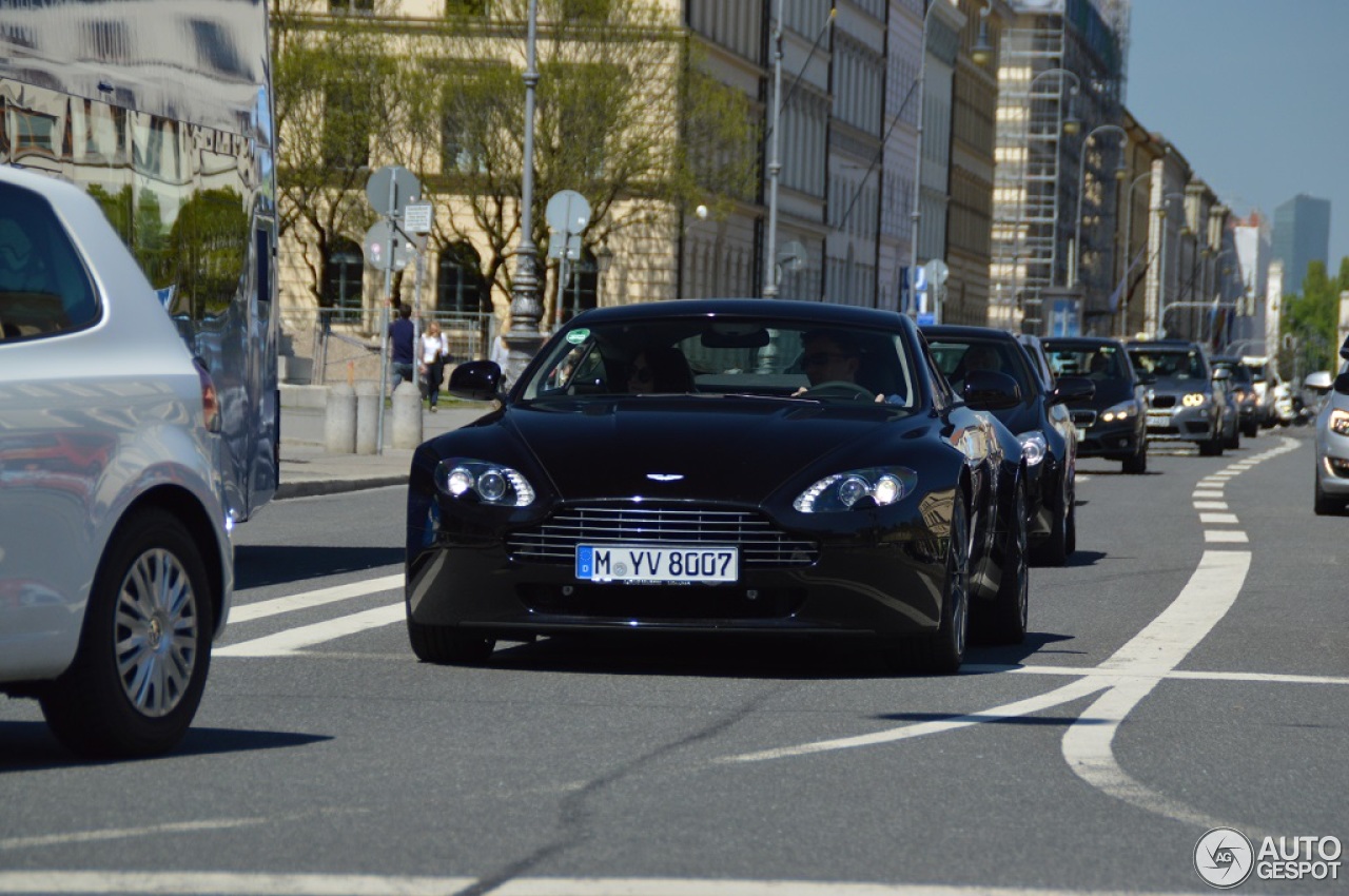 Aston Martin V8 Vantage