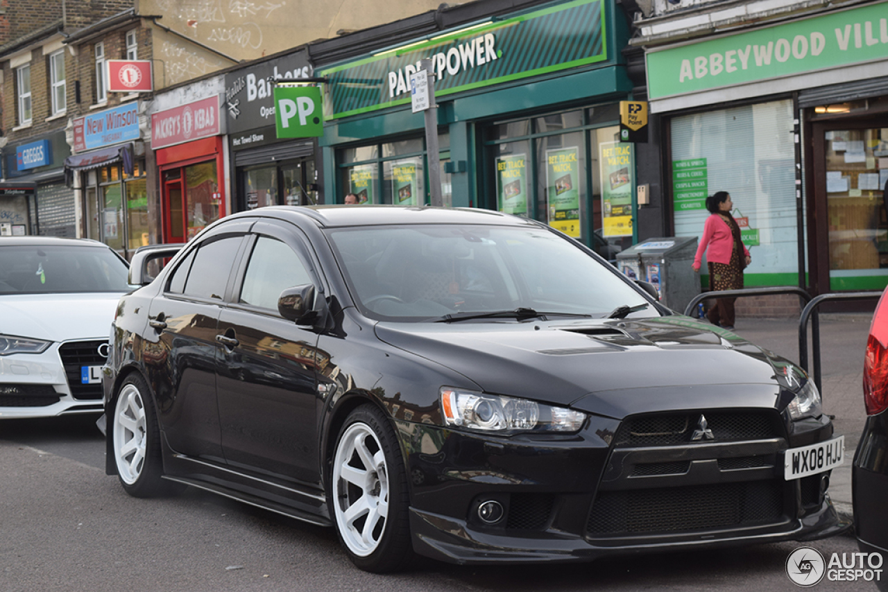 Mitsubishi Lancer Evolution X FQ-300