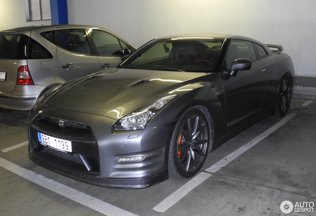 Nissan GT-R 2011