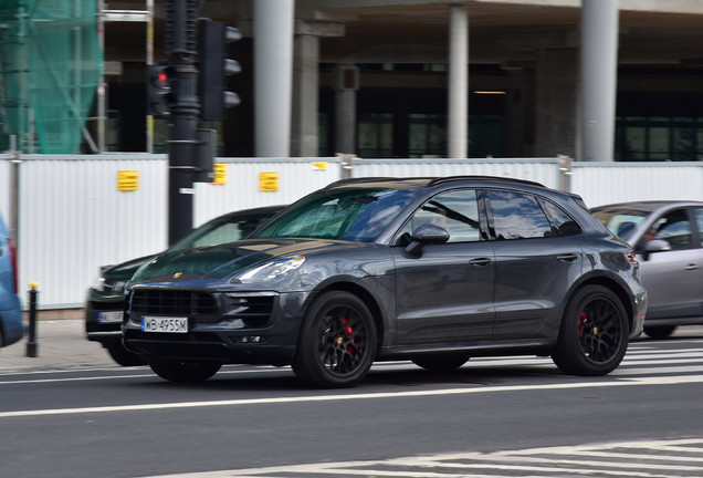 Porsche 95B Macan GTS