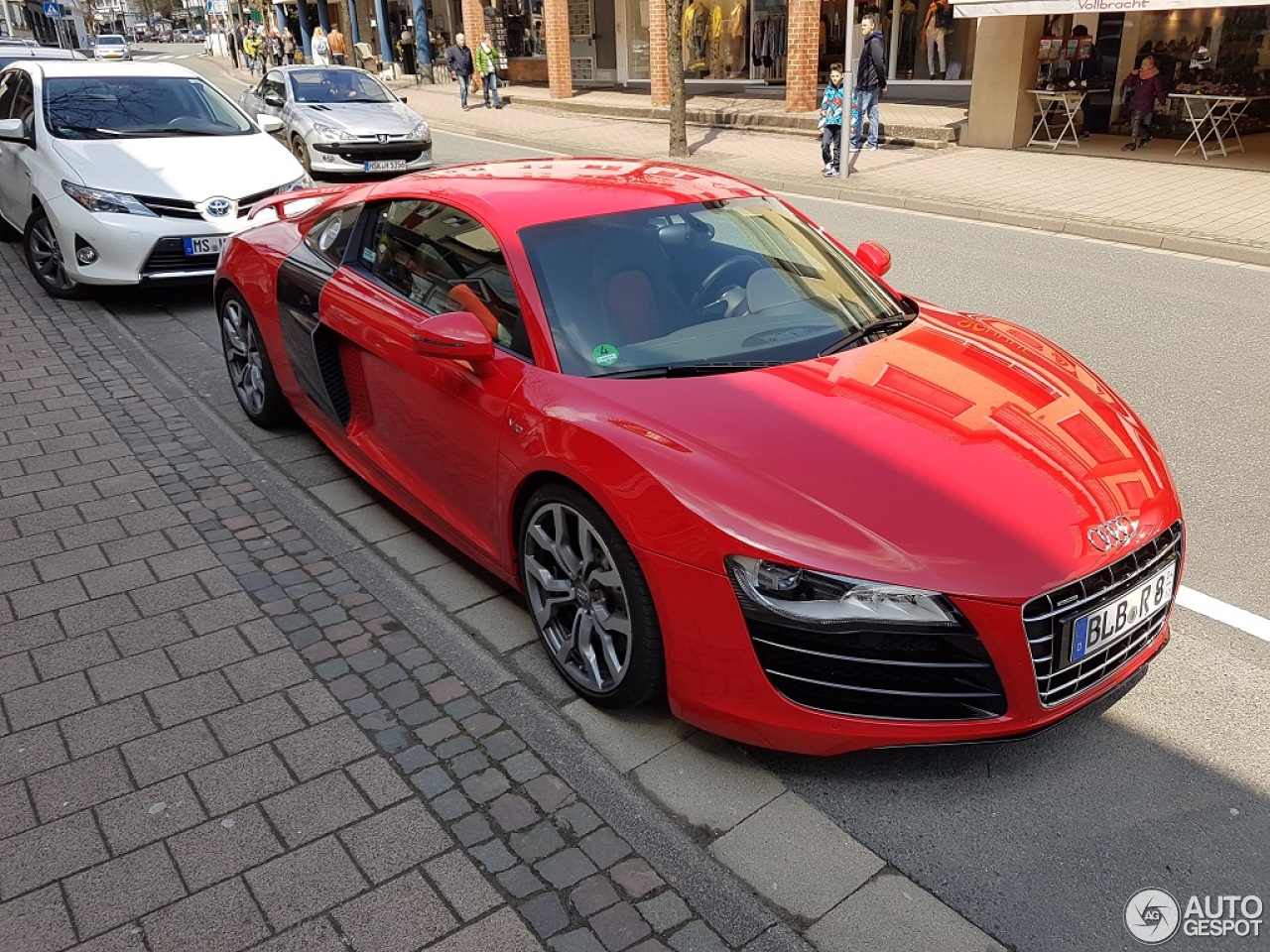 Audi R8 V10