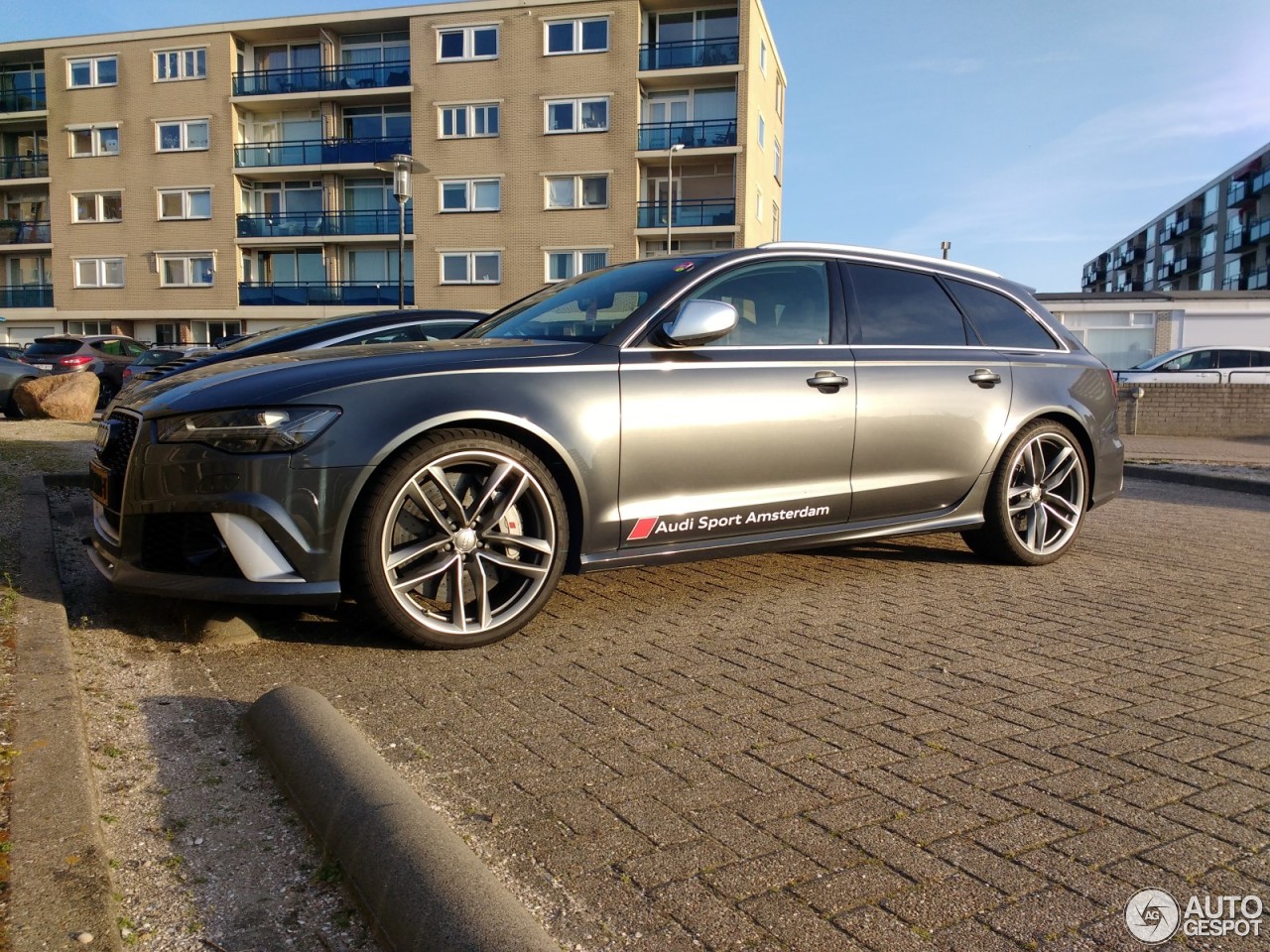 Audi RS6 Avant C7 2015