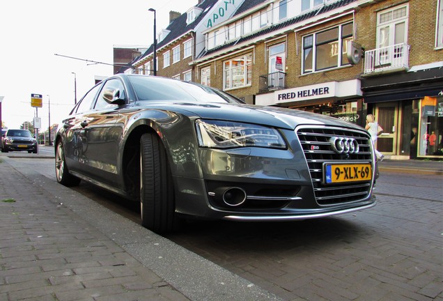 Audi S8 D4