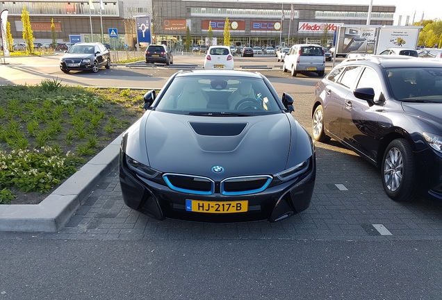 BMW i8