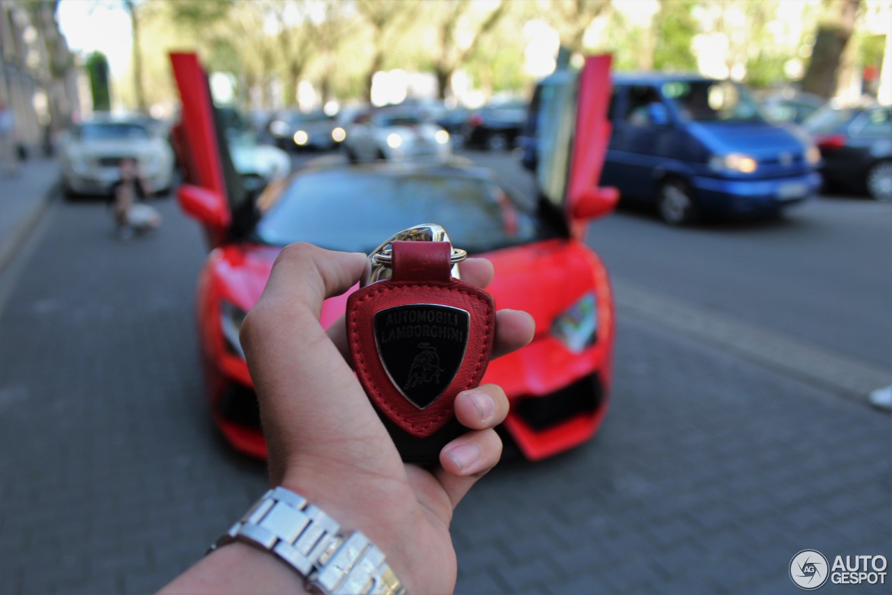 Lamborghini Aventador LP700-4 Roadster