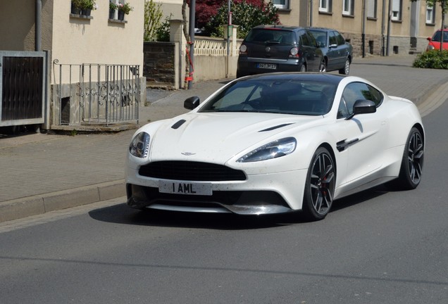 Aston Martin Vanquish 2015 Carbon White Edition